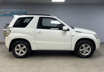 Подержанный автомобиль Suzuki Grand Vitara 2008 года (4 фото)