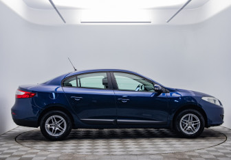 Подержанный автомобиль Renault Fluence 2011 года (4 фото)