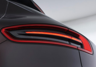 Подержанный автомобиль Porsche Macan 2018 года (23 фото)