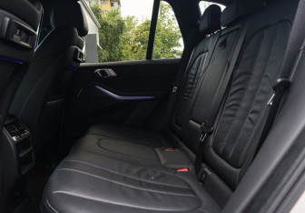 Подержанный автомобиль BMW X5 2020 года (9 фото)