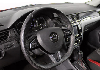 Подержанный автомобиль Skoda Rapid Liftback 2018 года (10 фото)