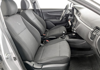 Подержанный автомобиль Kia Rio Hatchback 2021 года (23 фото)