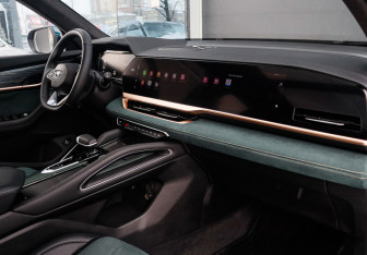 Подержанный автомобиль Geely Monjaro 2023 года (9 фото)