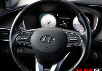 Подержанный автомобиль Hyundai Santa Fe 2021 года (12 фото)