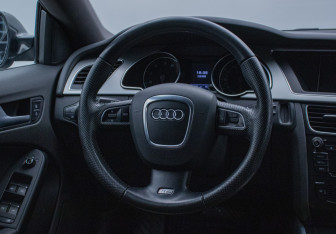 Подержанный автомобиль Audi A5 Liftback 2011 года (15 фото)