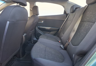 Подержанный автомобиль Kia Rio Sedan 2012 года (11 фото)