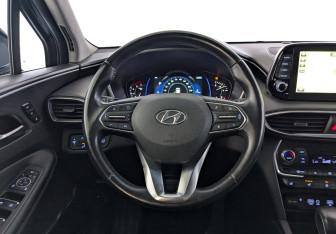 Подержанный автомобиль Hyundai Santa Fe 2018 года (22 фото)