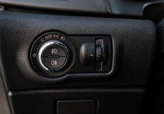 Подержанный автомобиль Opel Astra Hatchback 2010 года (14 фото)