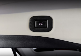 Подержанный автомобиль Nissan X-Trail 2016 года (28 фото)