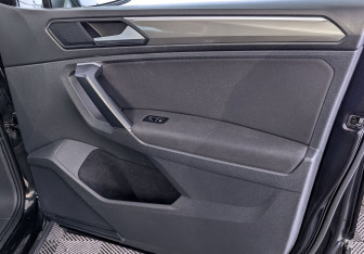 Подержанный автомобиль Volkswagen Tiguan 2018 года (25 фото)