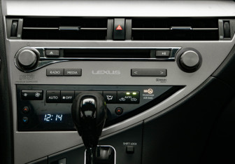 Подержанный автомобиль Lexus RX 2013 года (23 фото)