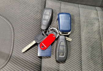 Подержанный автомобиль Ford Kuga 2013 года (17 фото)