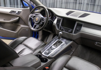 Подержанный автомобиль Porsche Macan 2017 года (11 фото)