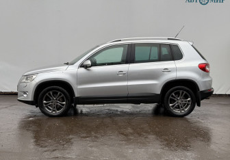 Подержанный автомобиль Volkswagen Tiguan 2009 года (8 фото)