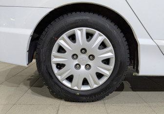 Подержанный автомобиль Honda Civic Sedan 2010 года (24 фото)