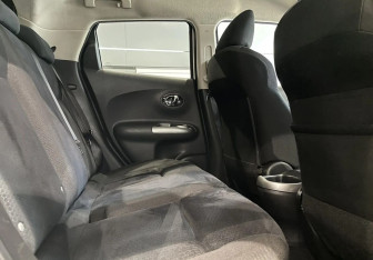 Подержанный автомобиль Nissan Juke 2011 года (12 фото)