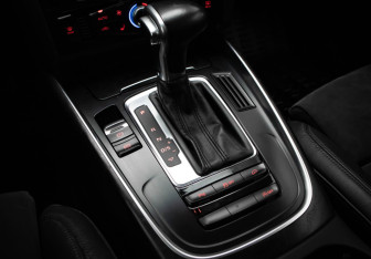 Подержанный автомобиль Audi Q5 2015 года (19 фото)