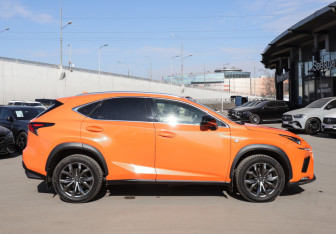 Подержанный автомобиль Lexus NX 2019 года (4 фото)