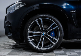 Подержанный автомобиль BMW X6 M 2017 года (15 фото)