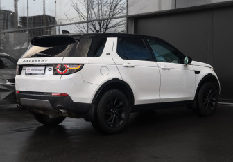 Подержанный автомобиль Land Rover Discovery Sport 2017 года (5 фото)
