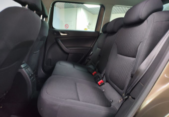Подержанный автомобиль Skoda Yeti 2013 года (11 фото)