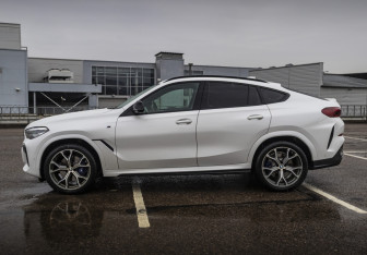 Подержанный автомобиль BMW X6 2020 года (8 фото)
