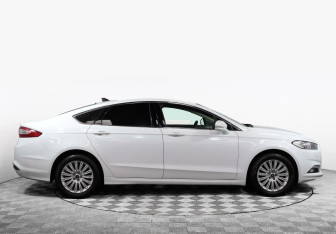 Подержанный автомобиль Ford Mondeo Sedan 2017 года (4 фото)