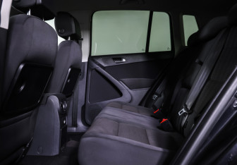 Подержанный автомобиль Volkswagen Tiguan 2011 года (12 фото)