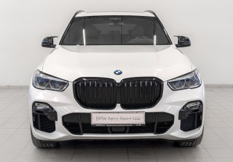Подержанный автомобиль BMW X5 2020 года (2 фото)