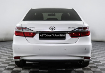 Подержанный автомобиль Toyota Camry Sedan 2015 года (4 фото)