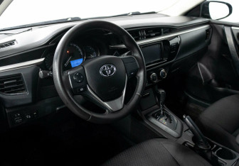 Подержанный автомобиль Toyota Corolla Sedan 2014 года (7 фото)