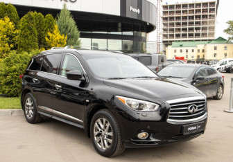 Подержанный автомобиль Infiniti JX 2013 года (2 фото)