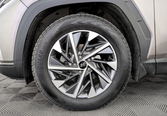 Подержанный автомобиль Hyundai Tucson 2022 года (18 фото)
