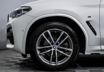 Подержанный автомобиль BMW X4 2018 года (15 фото)