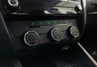 Подержанный автомобиль Skoda Octavia Liftback 2018 года (25 фото)