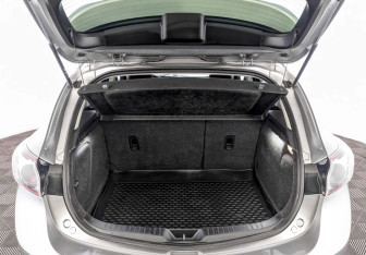 Подержанный автомобиль Mazda 3 Hatchback 2012 года (10 фото)