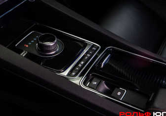 Подержанный автомобиль Jaguar F-Pace 2017 года (19 фото)