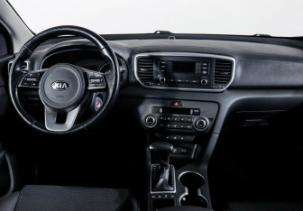 Подержанный автомобиль Kia Sportage 2018 года (9 фото)