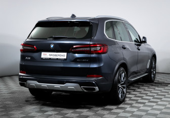 Подержанный автомобиль BMW X5 2019 года (5 фото)
