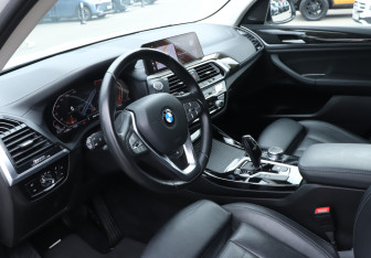 Подержанный автомобиль BMW X3 2020 года (13 фото)