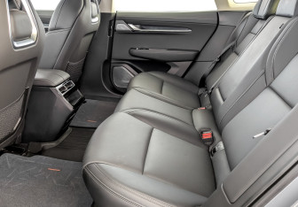 Подержанный автомобиль Zeekr 001 2022 года (12 фото)