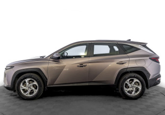 Подержанный автомобиль Hyundai Tucson 2022 года (8 фото)