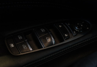 Подержанный автомобиль Infiniti QX60 2017 года (13 фото)