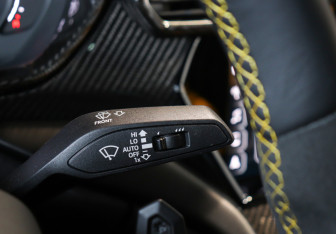 Подержанный автомобиль Lamborghini Urus 2022 года (28 фото)