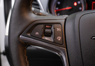 Подержанный автомобиль Opel Mokka 2013 года (20 фото)