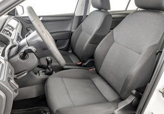 Подержанный автомобиль Skoda Rapid Liftback 2019 года (20 фото)