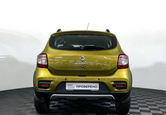 Подержанный автомобиль Renault Sandero 2018 года (6 фото)
