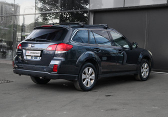 Подержанный автомобиль Subaru Outback Wagon 2011 года (4 фото)