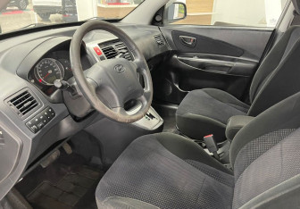 Подержанный автомобиль Hyundai Tucson 2008 года (11 фото)