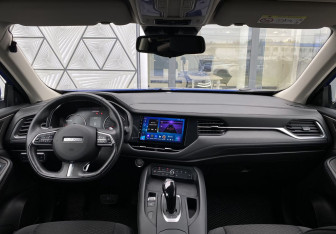 Подержанный автомобиль Haval F7 2022 года (12 фото)